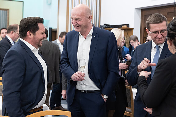 v.l.: Andreas Stummer (ÖVP Kremsmünster), OÖVP-Bezirksobmann Christian Dörfel, Landesrat Markus Achleitner. (Foto:OÖVP)