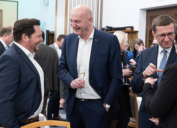 v.l.: Andreas Stummer (ÖVP Kremsmünster), OÖVP-Bezirksobmann Christian Dörfel, Landesrat Markus Achleitner. (Foto:OÖVP)