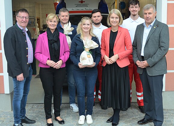 LH-Stv. Christine Haberlander beim Roten Kreuz in Grünburg (Foto: OÖVP Kirchdorf)